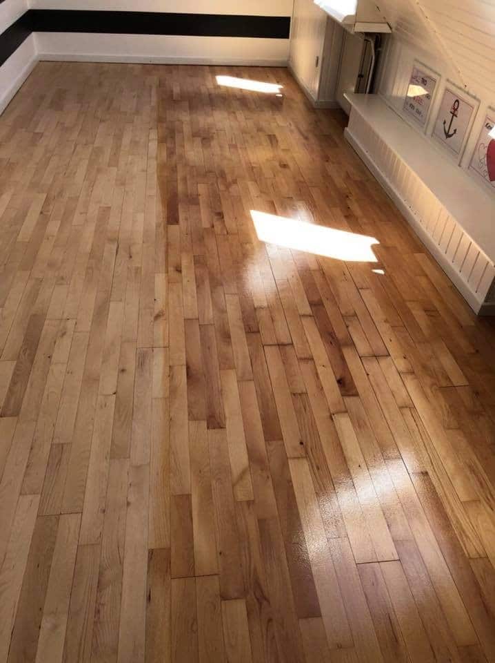 Sådan får du et flot, lakbehandlet trægulv