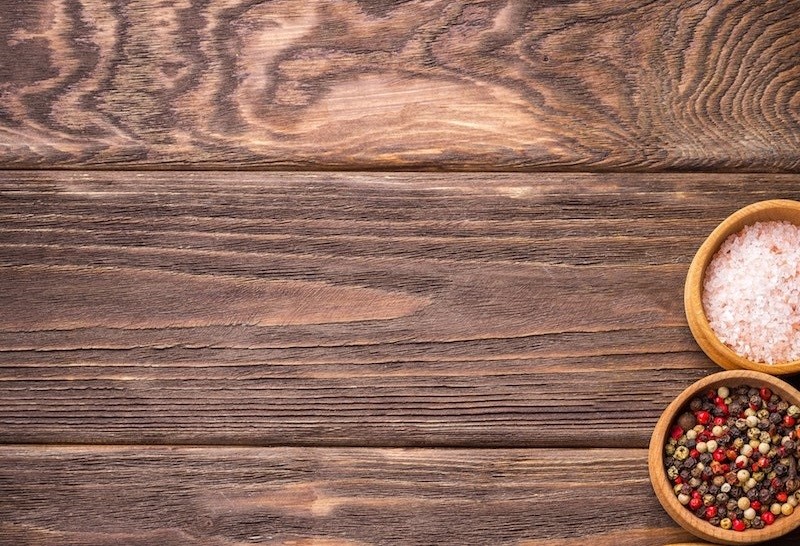 Hvilken behandling skal du vælge til din træbordplade?