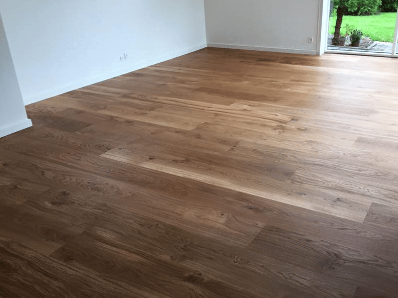 Kan man behandle med lak ovenpå olie?